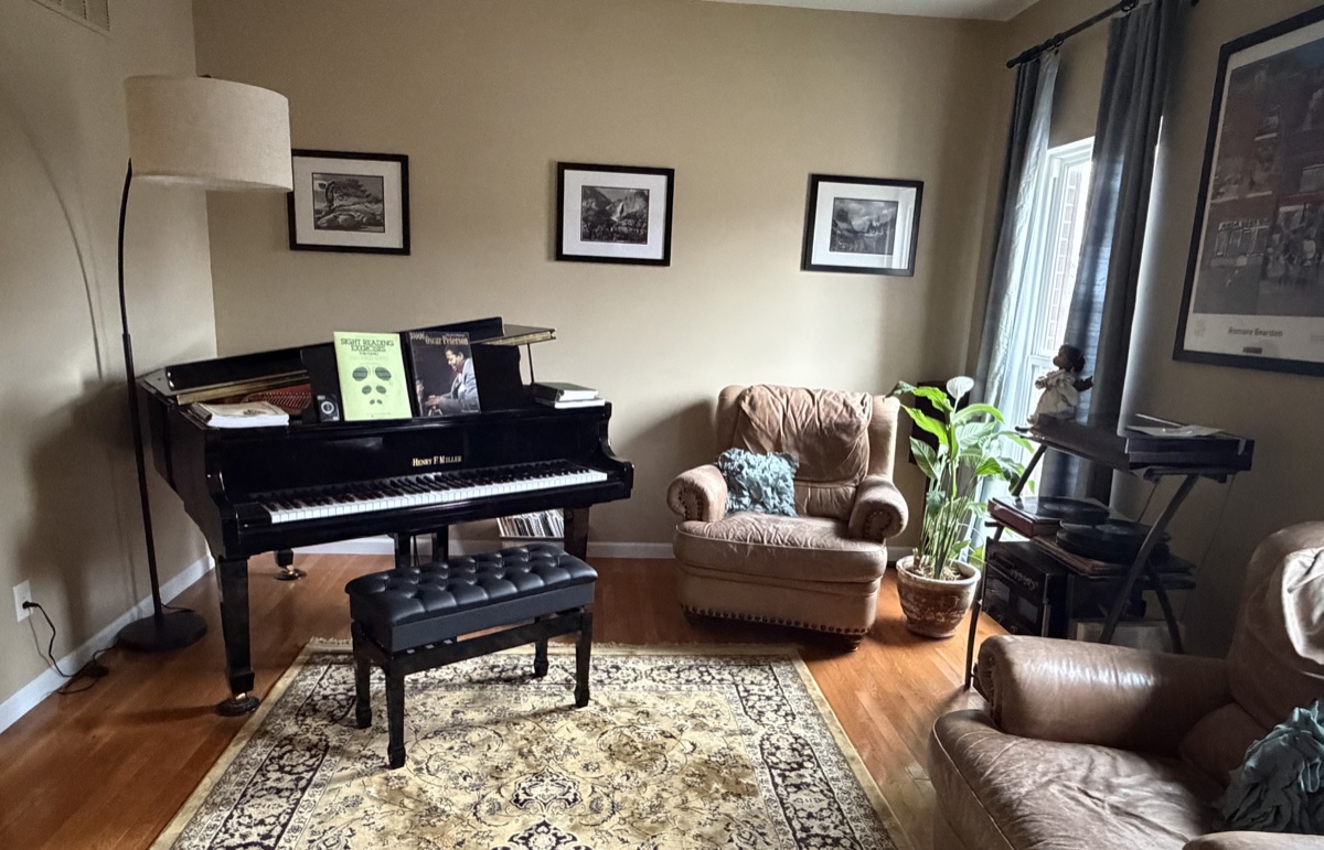 Piano lessons with an experienced instructor